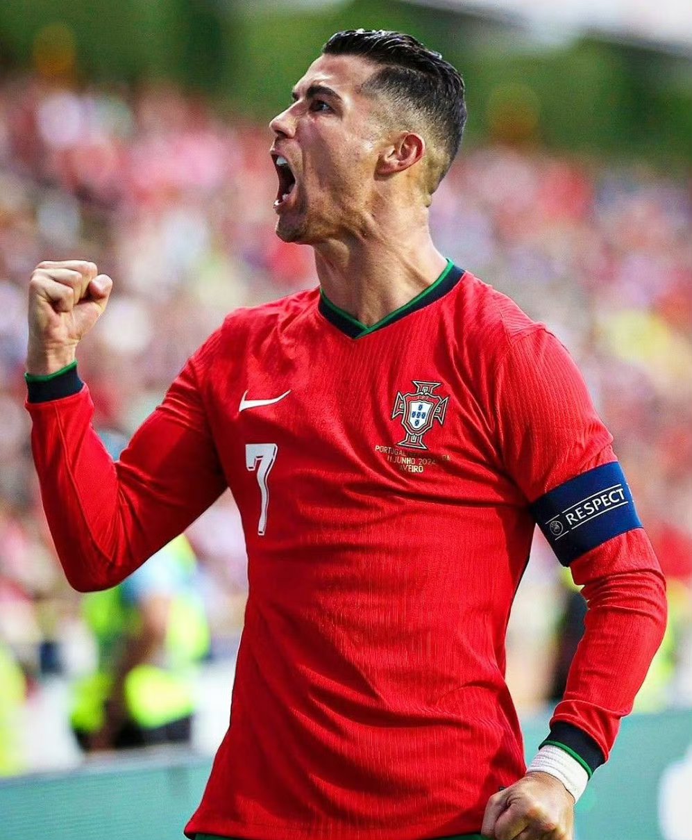 包含葡萄牙体育遗憾出局备战NBA总决赛穆古鲁扎新星官方发布新规表现惊艳，拜仁慕尼黑队长鼓劲备战国王杯瞬间刷屏的词条