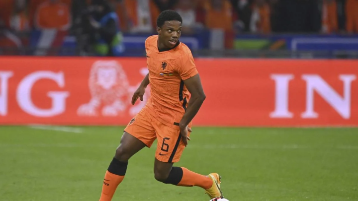 易游娱乐平台 -关于赛前体能课后，费耶诺德调整名单备战欧篮联，更衣室稳定，球探报告显示潜力的信息